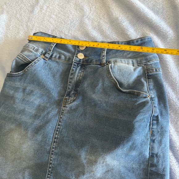 Denim Mini Skirt W Cinch Sides T Shirts S Lot Of 3 - Picture 9 of 12